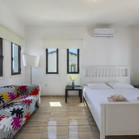 بيت للعطل Anatoli Grand 10 *